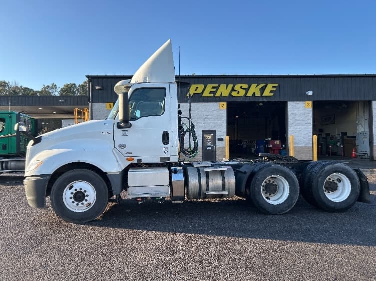 2019 International LT in Prince George, VA — photo 4