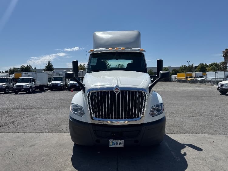 2019 International LT in West Sacramento, CA — photo 2