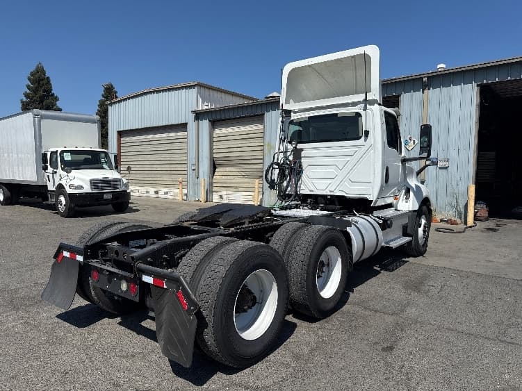 2019 International LT in West Sacramento, CA — photo 7