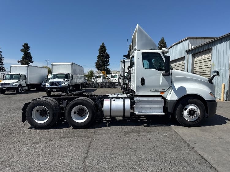 2019 International LT in West Sacramento, CA — photo 8