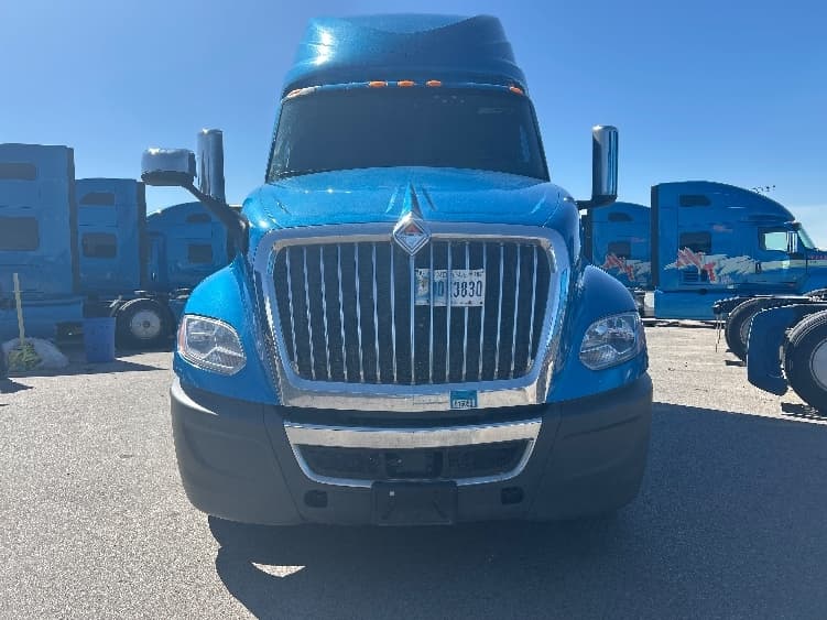 2021 International LT in El Paso, TX — photo 2