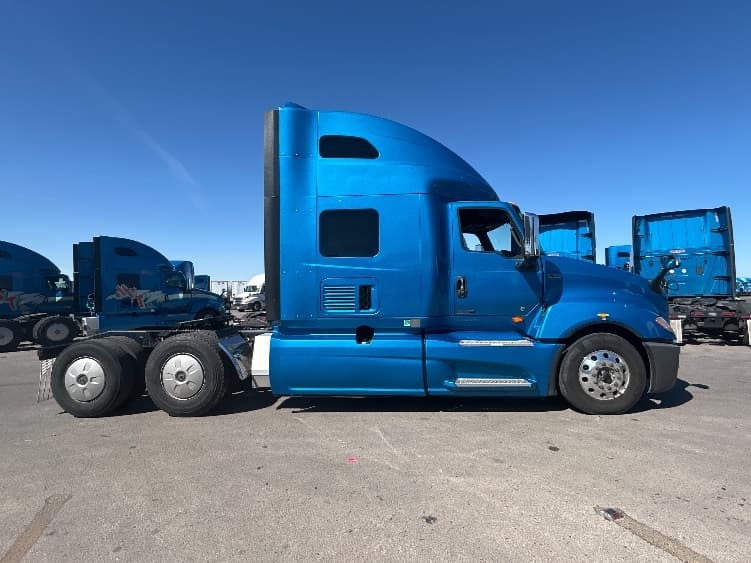 2021 International LT in El Paso, TX — photo 8
