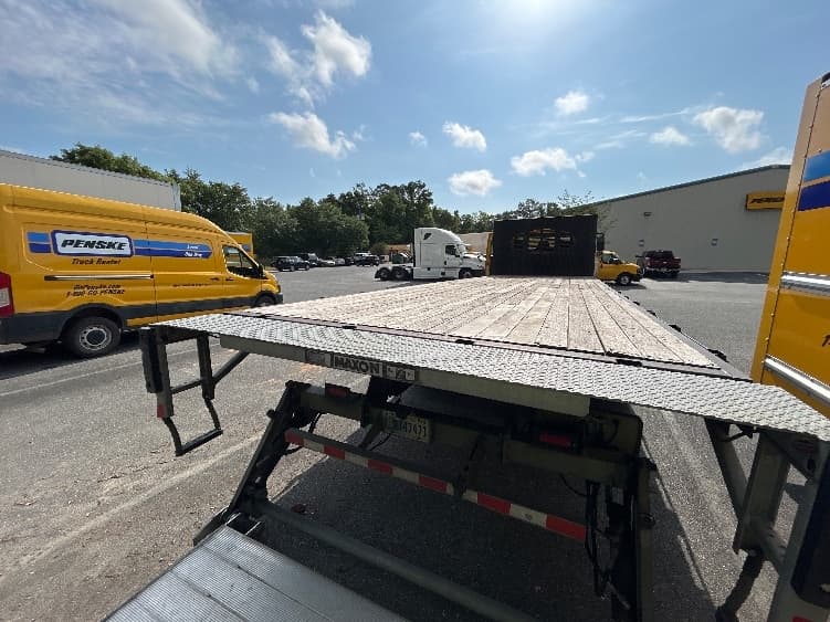 2019 International 4300 in Tampa, FL — photo 9