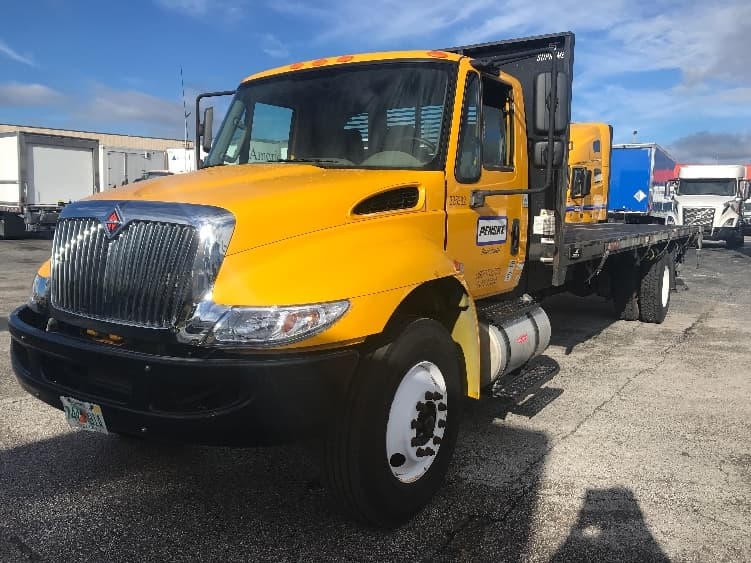 2019 International 4300 in Fort Myers, FL — photo 3