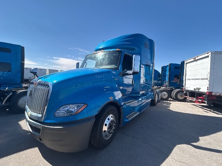 2021 International LT in El Paso, TX — photo 3
