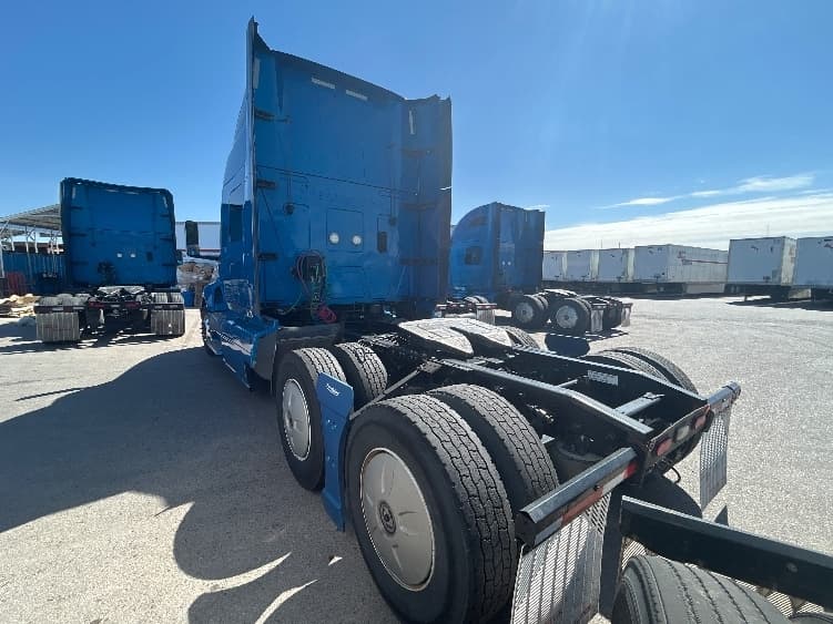 2021 International LT in El Paso, TX — photo 5