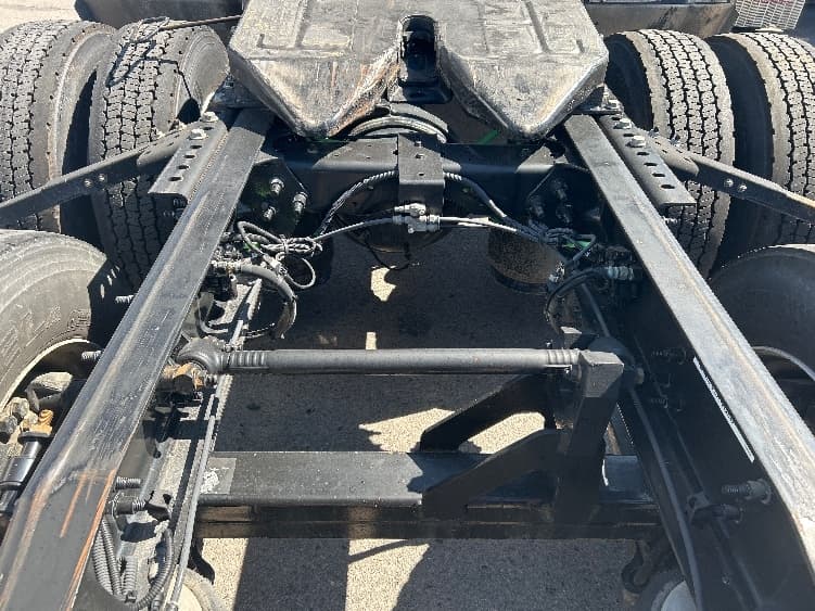 2021 International LT in El Paso, TX — photo 6