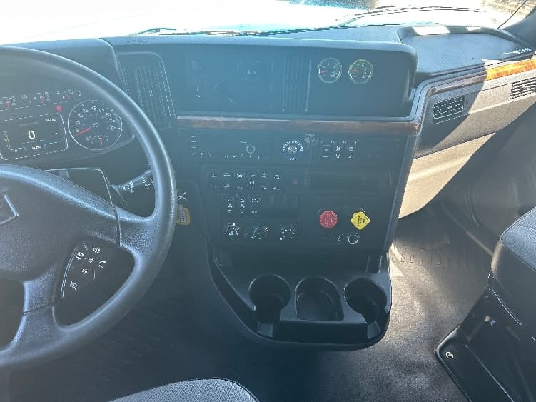 2021 International LT in El Paso, TX — photo 10