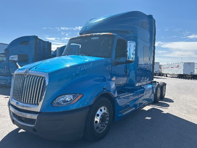 2021 International LT in El Paso, TX — photo 3