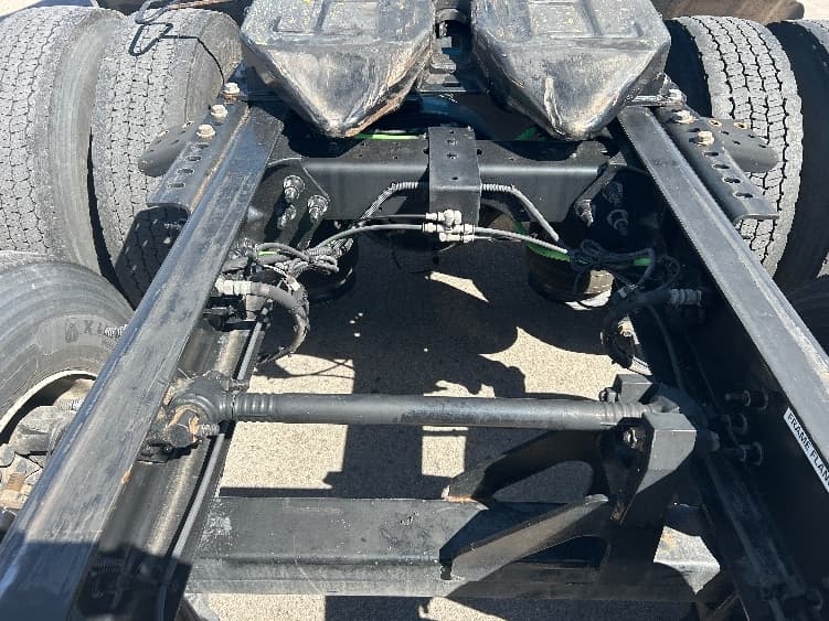 2021 International LT in El Paso, TX — photo 6