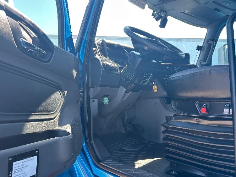 2021 International LT in El Paso, TX — photo 9