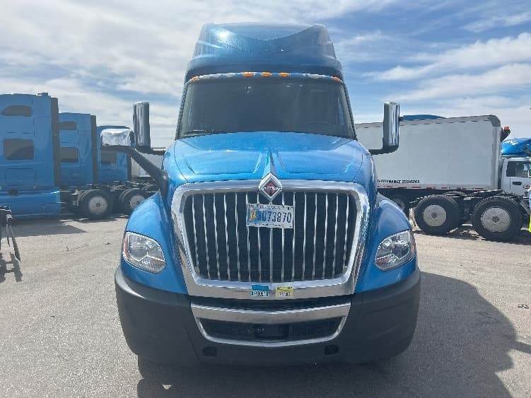 2021 International LT in El Paso, TX — photo 2