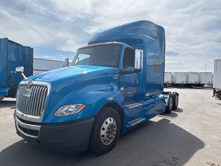 2021 International LT in El Paso, TX — photo 3