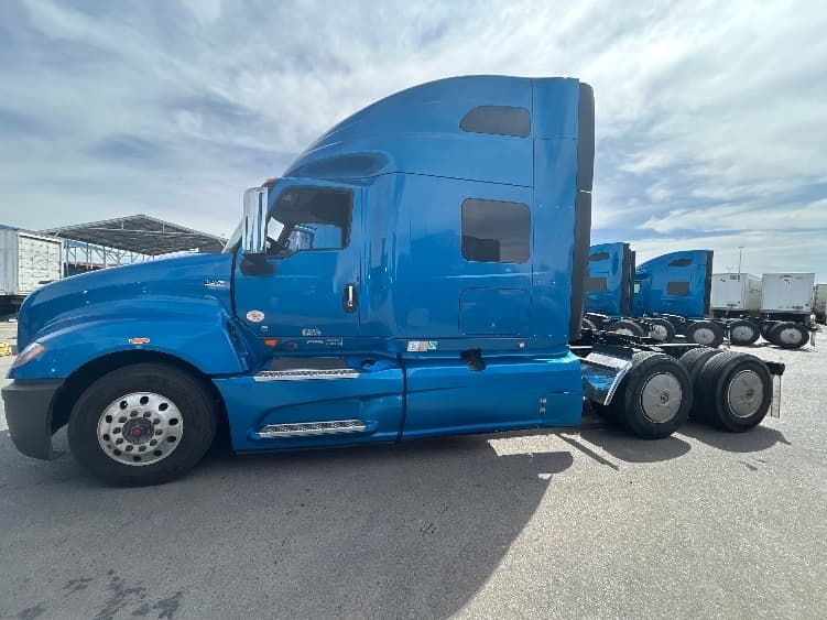 2021 International LT in El Paso, TX — photo 4