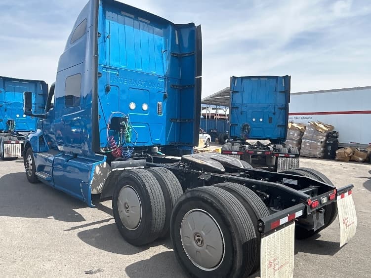 2021 International LT in El Paso, TX — photo 5