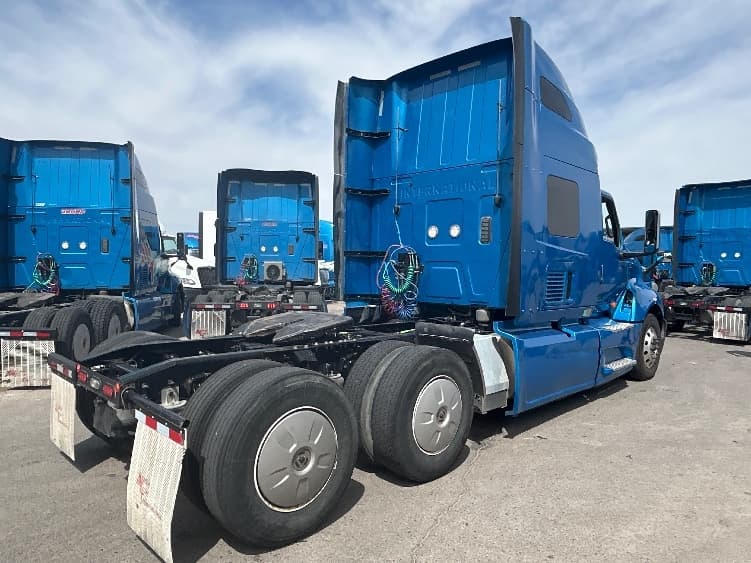 2021 International LT in El Paso, TX — photo 7