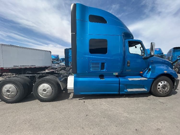 2021 International LT in El Paso, TX — photo 8