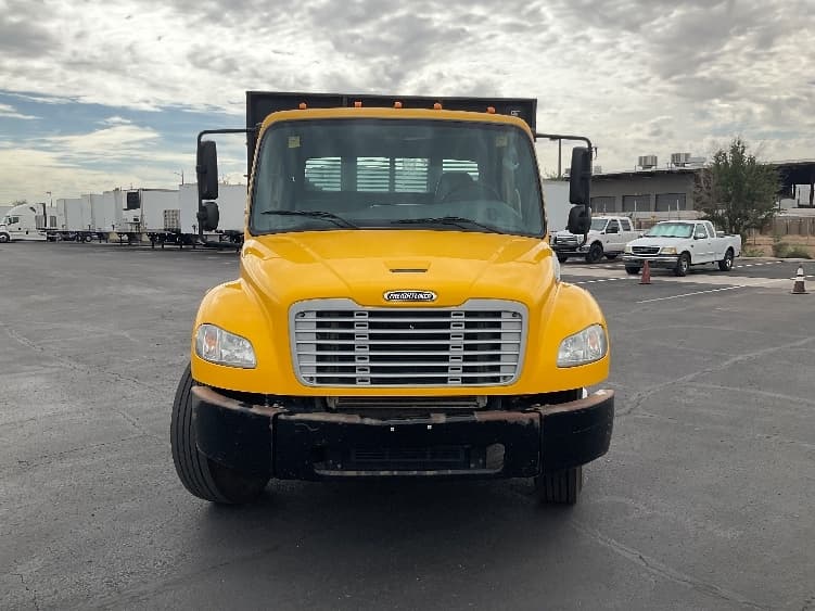 2019 Freightliner M2 106 in Phoenix, AZ — photo 2