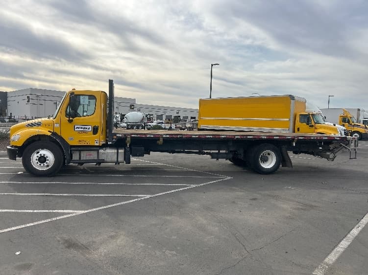 2019 Freightliner M2 106 in Phoenix, AZ — photo 4