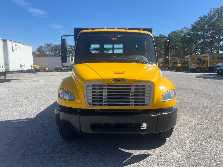 2019 Freightliner M2 106 in Cincinnati, OH — photo 2