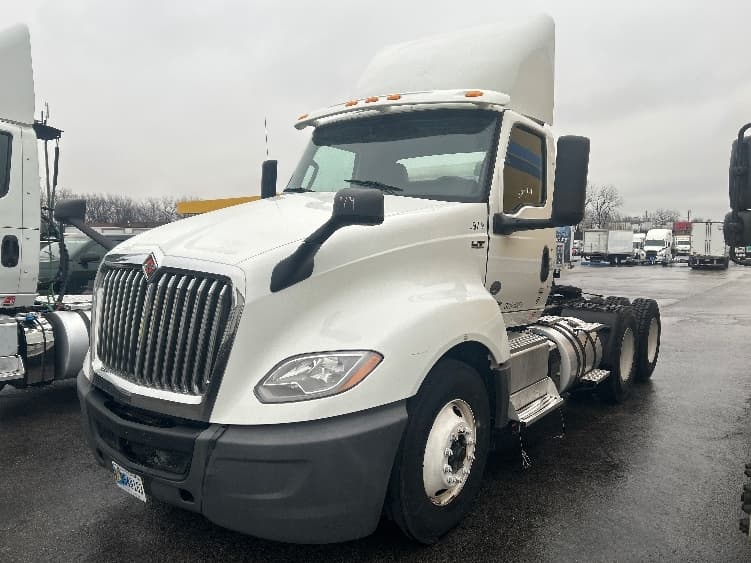 2019 International LT in La Porte, IN — photo 3