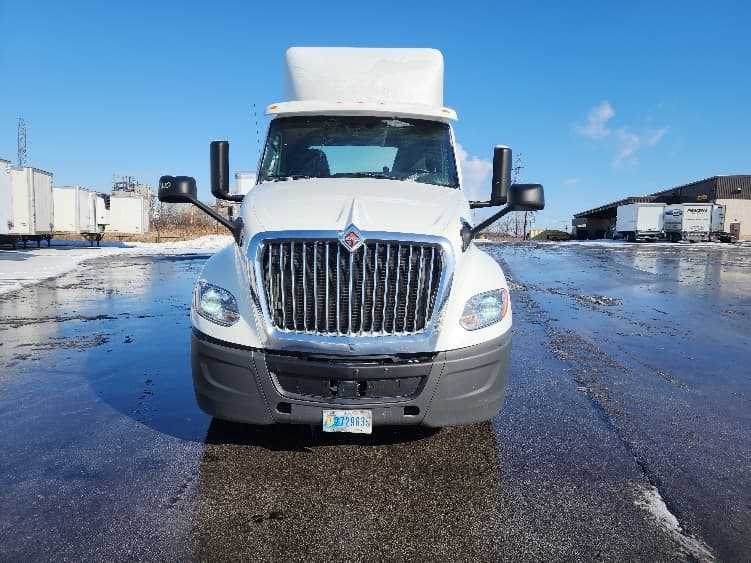 2019 International LT in La Porte, IN — photo 2
