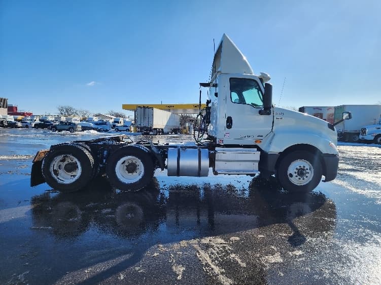2019 International LT in La Porte, IN — photo 8
