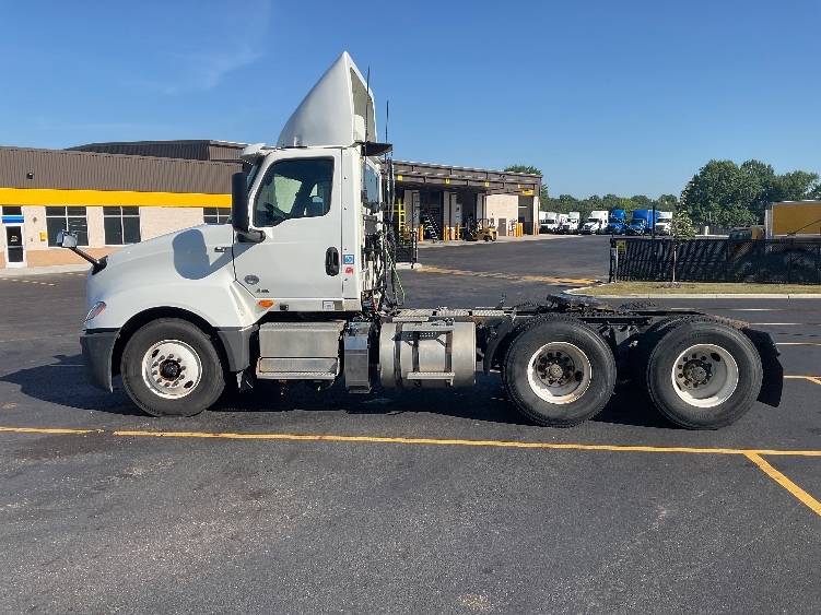 2019 International LT in Akron, OH — photo 4
