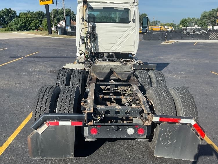 2019 International LT in Akron, OH — photo 6