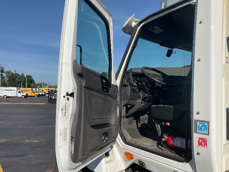 2019 International LT in Akron, OH — photo 9