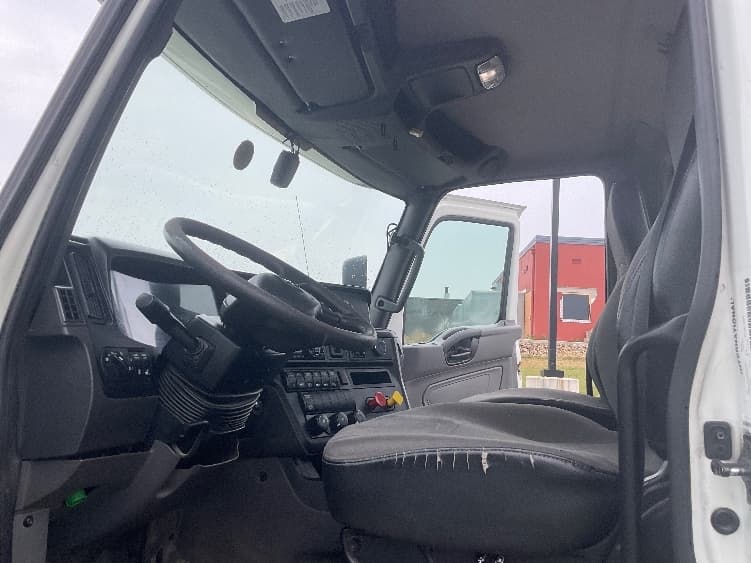 2019 International LT in Mansfield, OH — photo 10