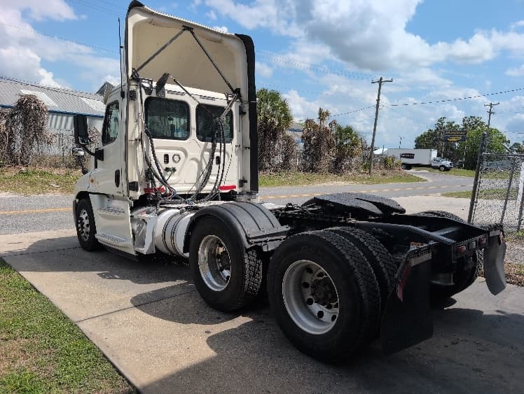 2019 Freightliner Cascadia in Ocala, FL — photo 5