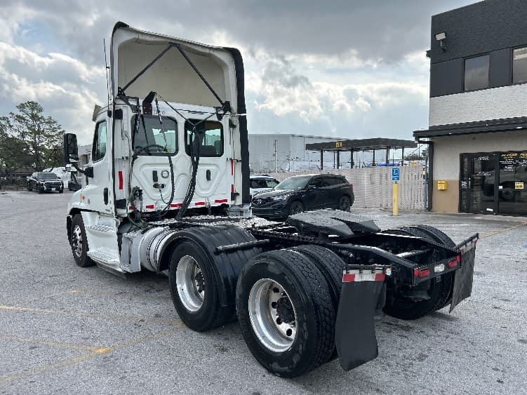 2019 Freightliner Cascadia in Katy, TX — photo 5