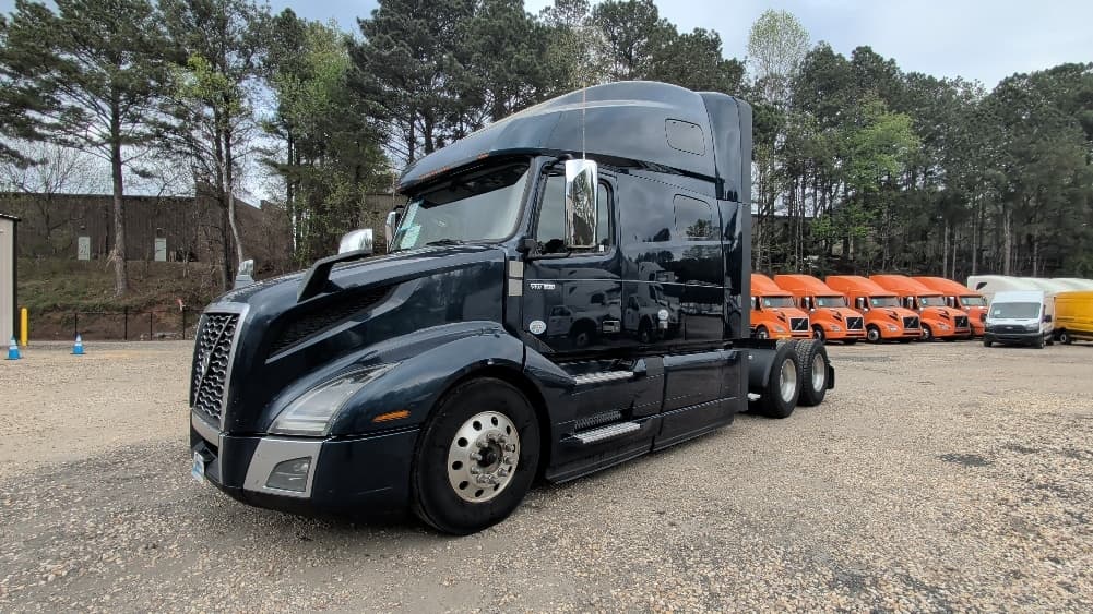 2020 Volvo VNL 760 in Spartanburg, SC — photo 3