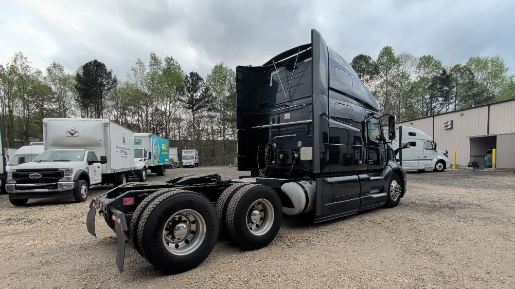 2020 Volvo VNL 760 in Spartanburg, SC — photo 7