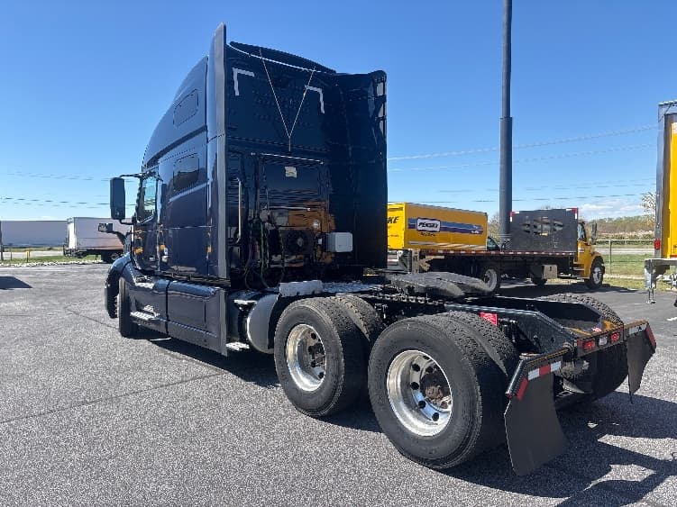 2020 Volvo VNL 760 in Spartanburg, SC — photo 5