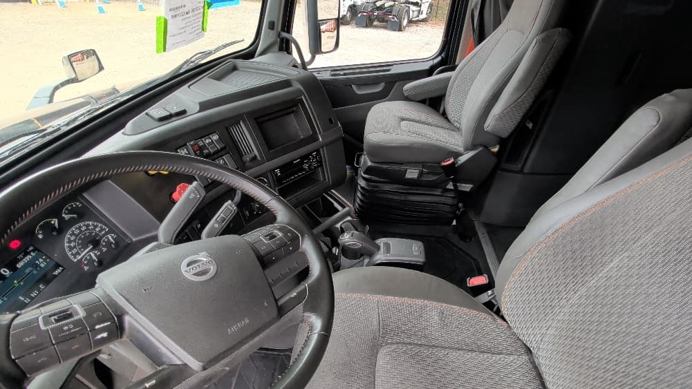 2020 Volvo VNL 760 in Spartanburg, SC — photo 10