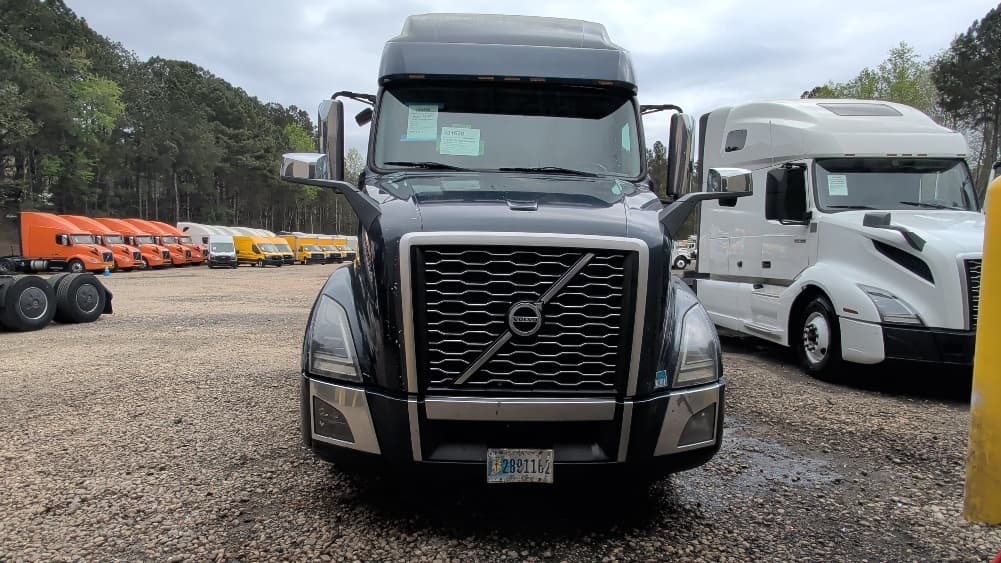 2020 Volvo VNL 760 in Spartanburg, SC — photo 2