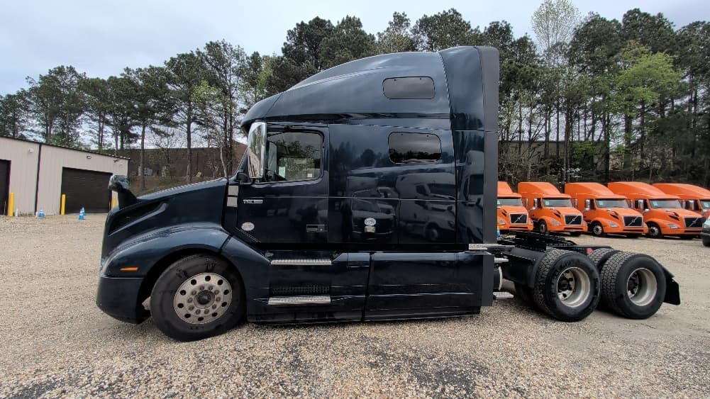 2020 Volvo VNL 760 in Spartanburg, SC — photo 4