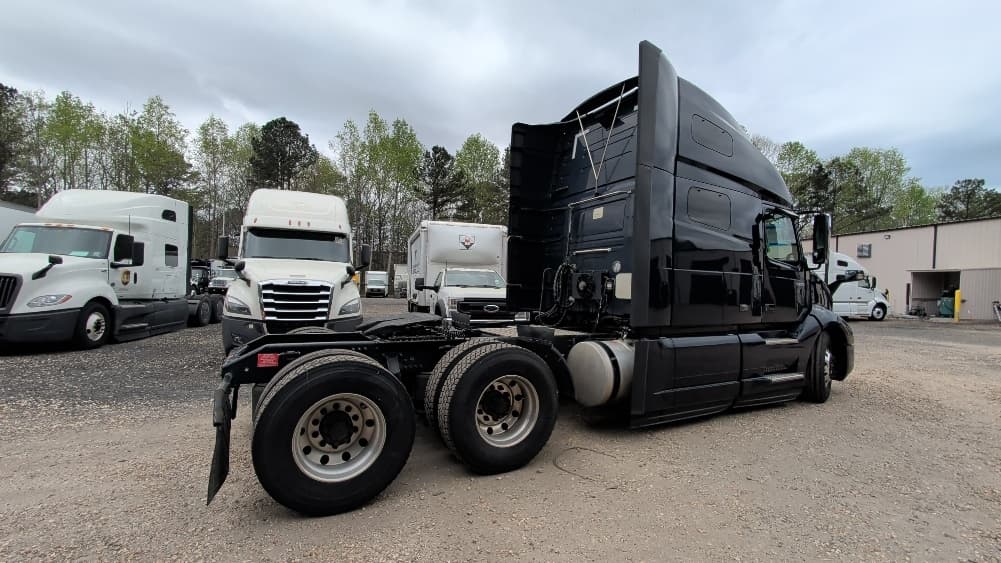2020 Volvo VNL 760 in Spartanburg, SC — photo 7