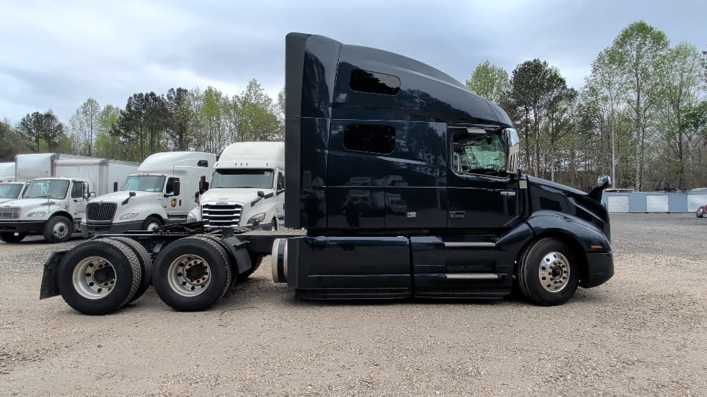 2020 Volvo VNL 760 in Spartanburg, SC — photo 8