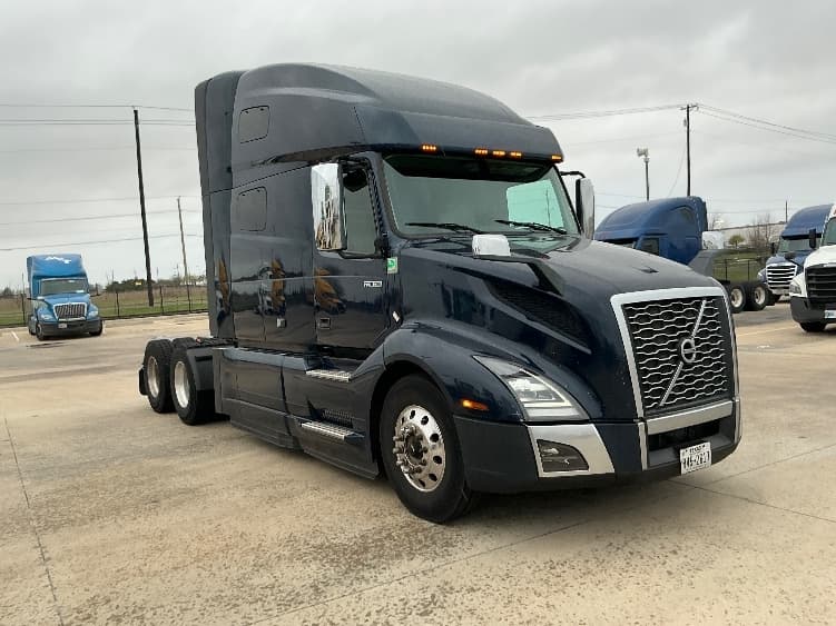 2020 Volvo VNL 760 in Dallas, TX — photo 3