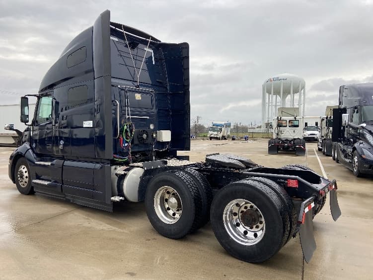 2020 Volvo VNL 760 in Arlington, TX — photo 5
