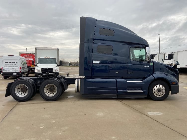2020 Volvo VNL 760 in Arlington, TX — photo 8