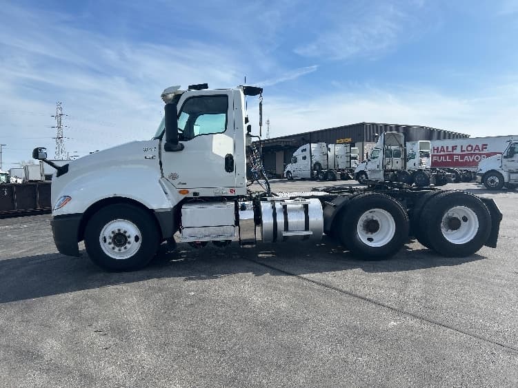 2019 International LT in La Porte, IN — photo 4