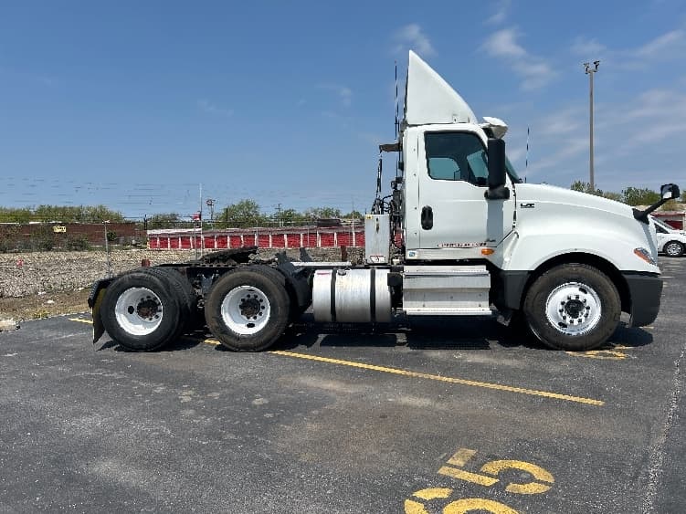2019 International LT in La Porte, IN — photo 8