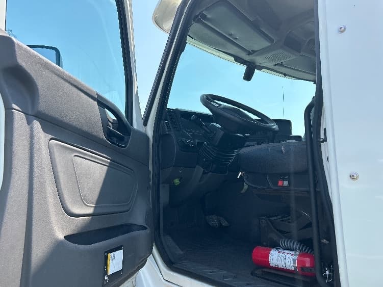 2019 International LT in La Porte, IN — photo 9