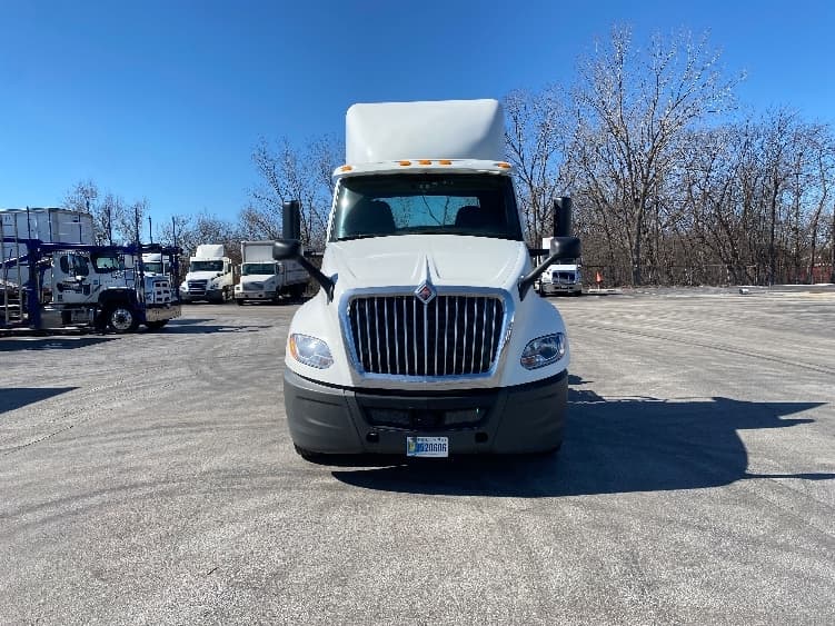 2019 International LT in La Porte, IN — photo 2
