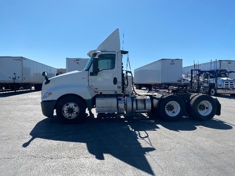 2019 International LT in La Porte, IN — photo 4
