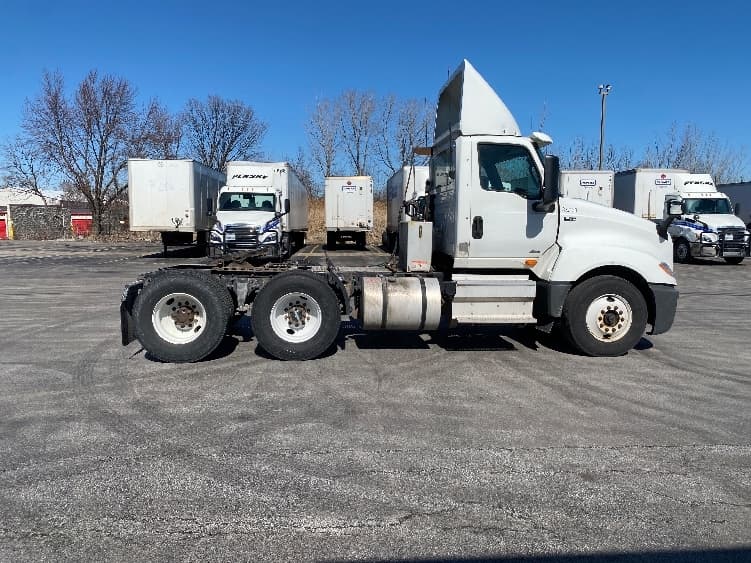 2019 International LT in La Porte, IN — photo 8